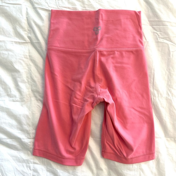 TNA Butter Atmosphere hi rise 9" short size XS - Picture 2 of 3